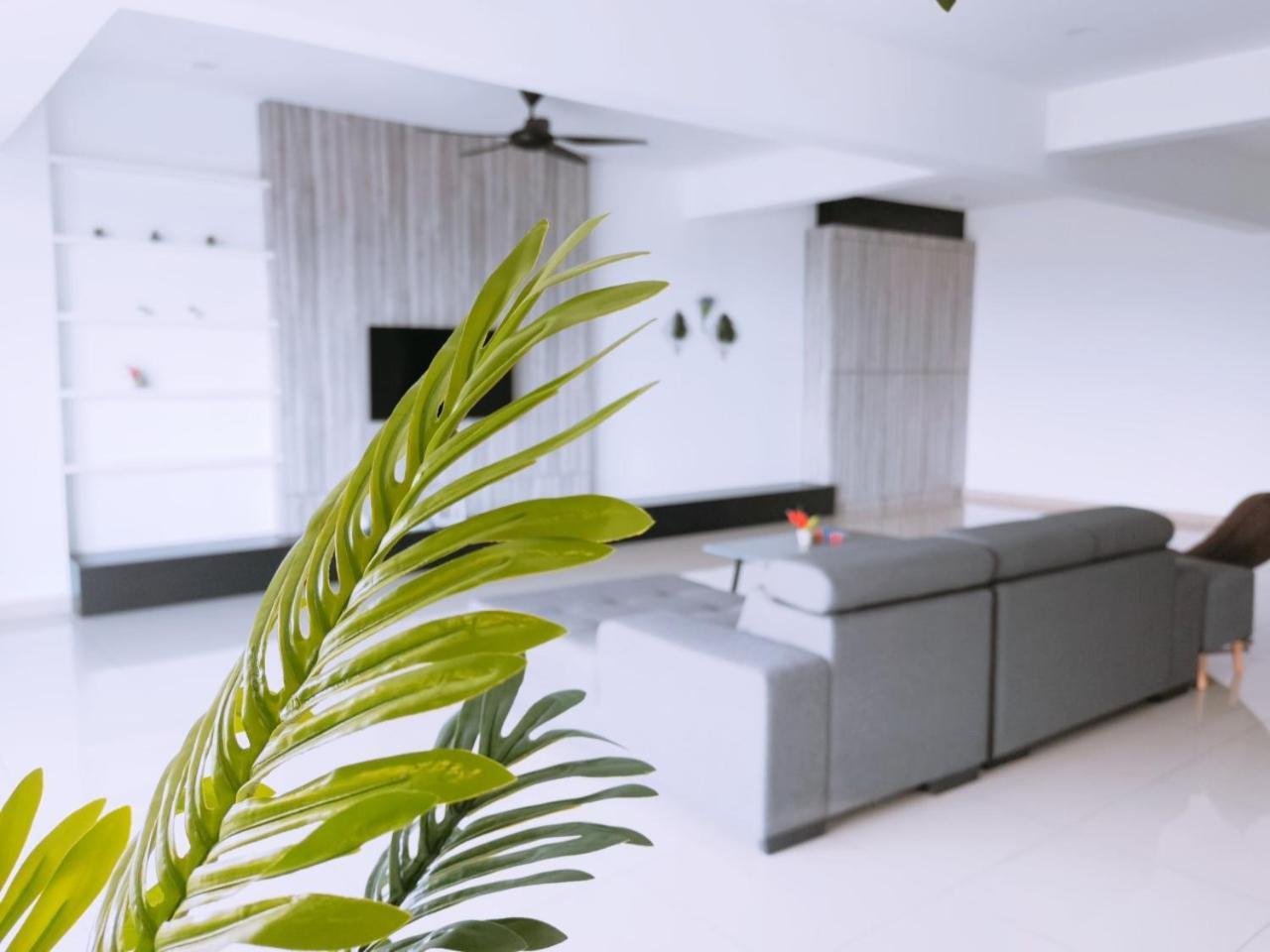 Traveler's 旅人窝@ The Venus Sitiawan Apartment Kampong Lumut Kiri