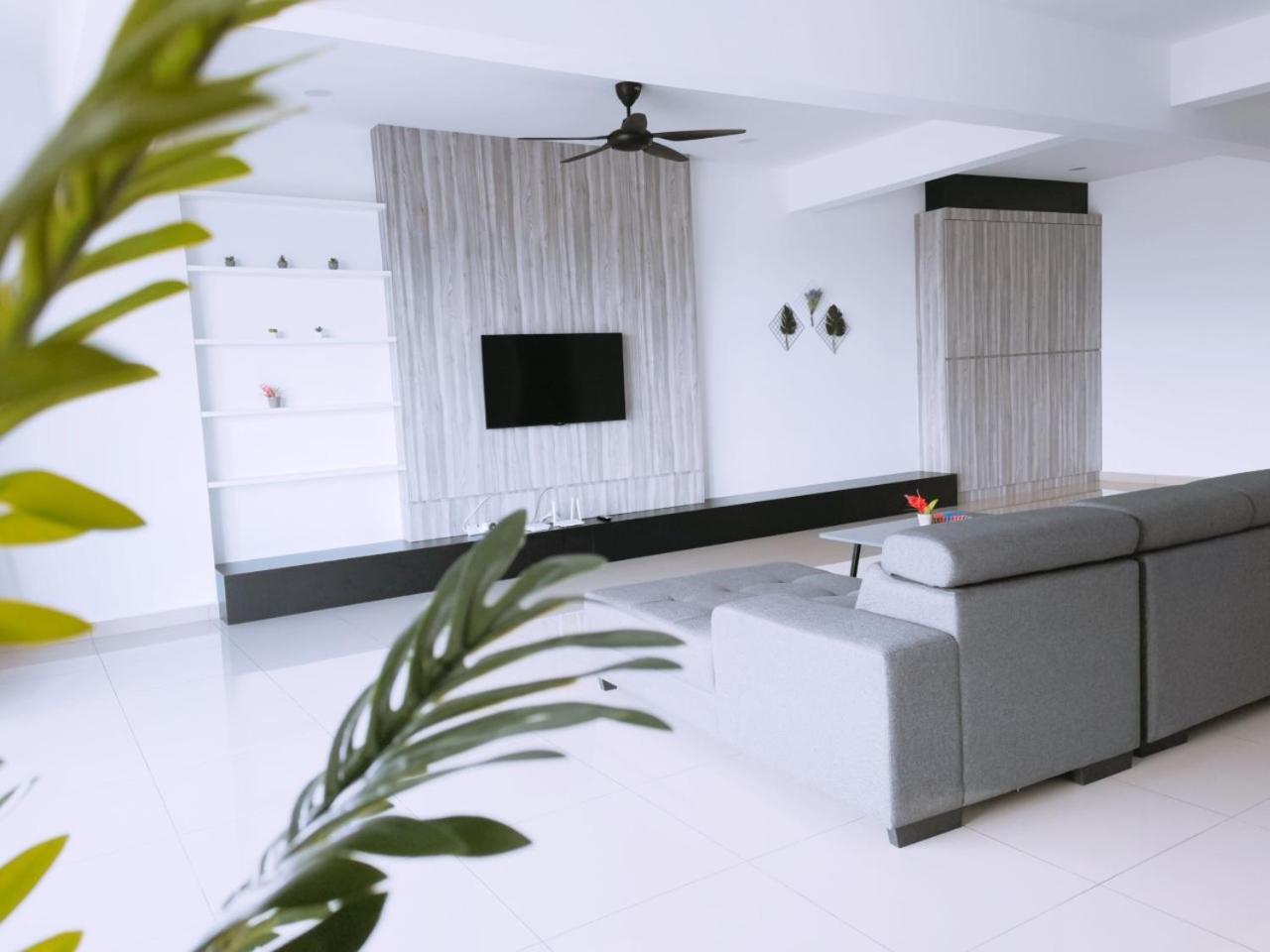 Traveler's 旅人窝@ The Venus Sitiawan Apartment Kampong Lumut Kiri